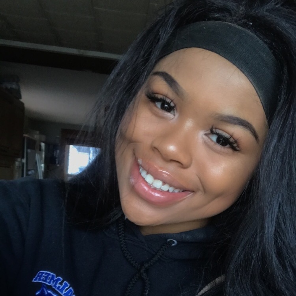 Meet your Posher, Natirasia